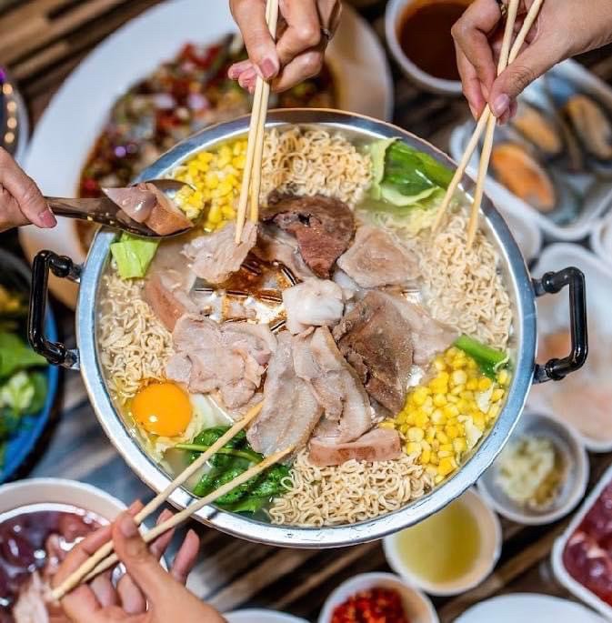 ริมคลองหมูกระทะ สาขาหนองหิน